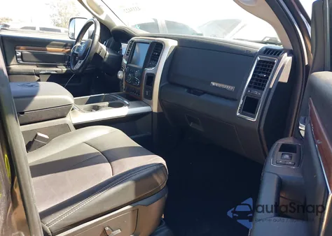 2017 Ram 1500 Laramie z USA, uszkodzony, nr VIN 1C6RR7NM1HS872955